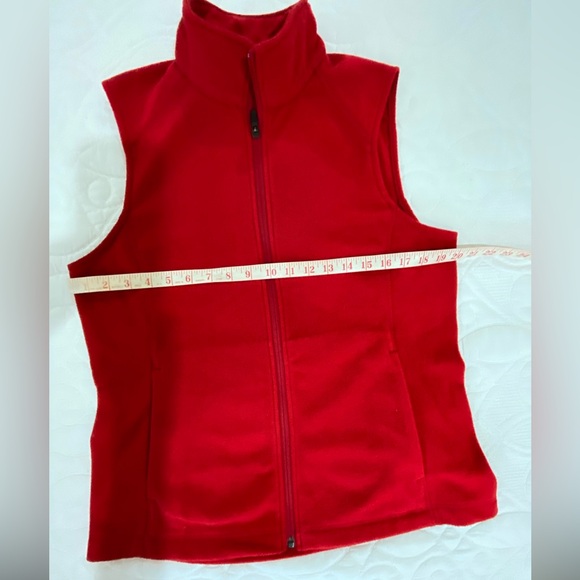 Land’s End Women’s Medium Red Fleece Vest - Picture 7 of 10